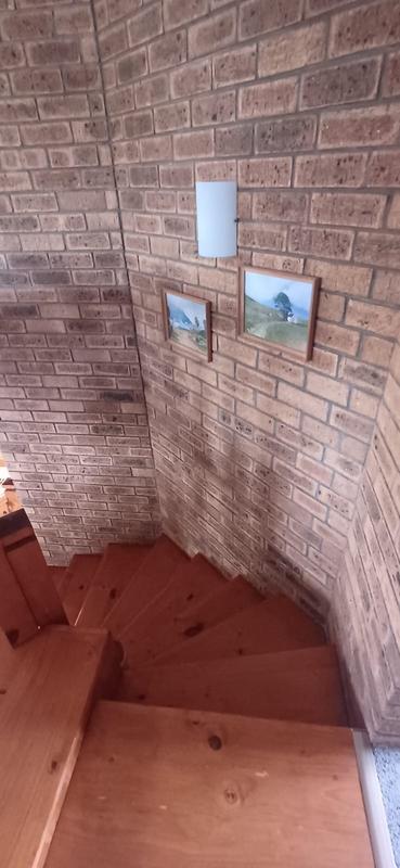 5 Bedroom Property for Sale in Sandbaai Western Cape